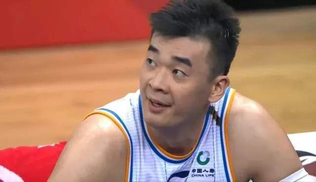 邹林儿赶紧挺直了腰杆：好，我听姐姐的。